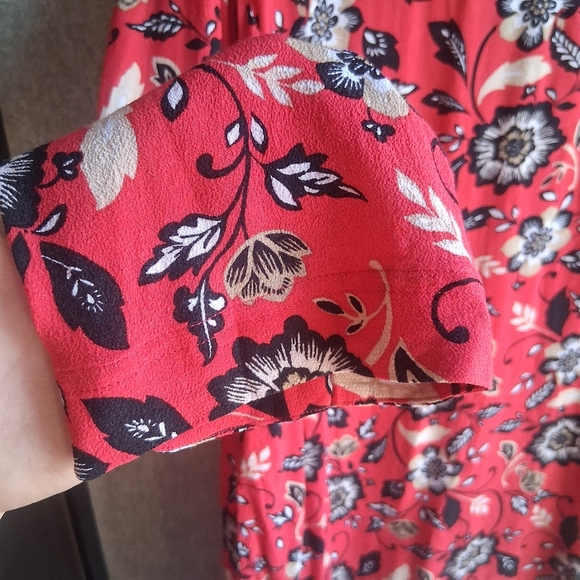 J. Jill Red Floral Print Tunic Top 100% Rayon Large Boho Modest Casual Feminine - Picture 5 of 5